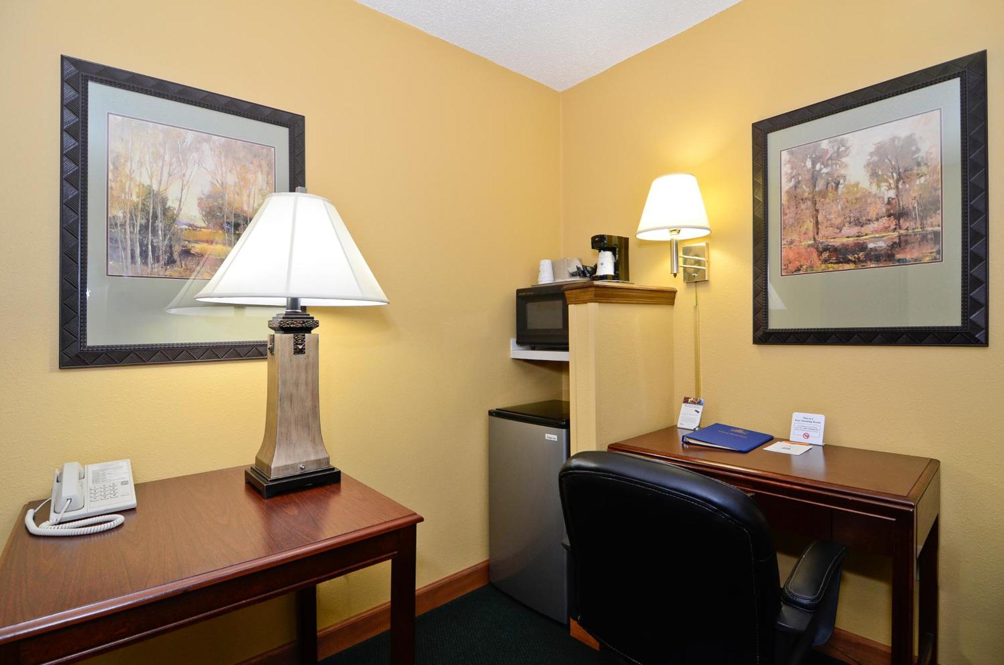 Americas Best Value Inn Iola Номер фото